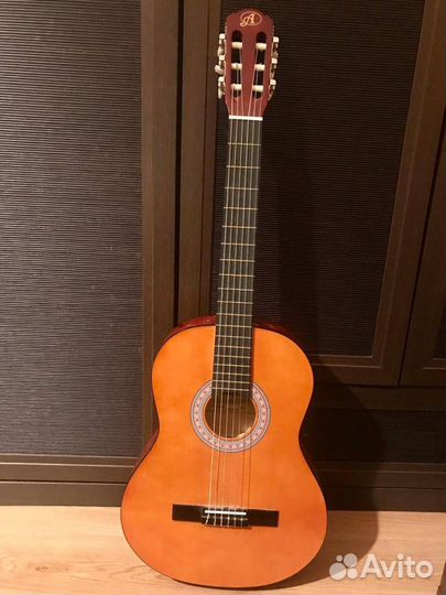 Продам гитару