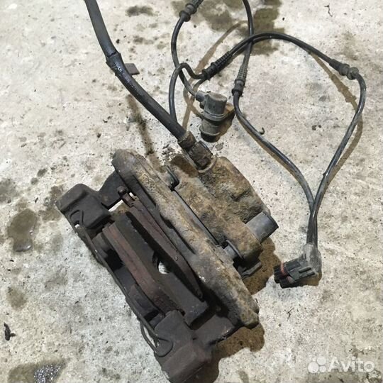 Передний суппорт Мерседес 210