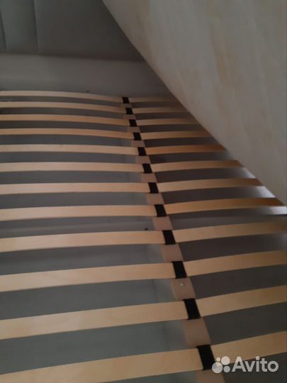 Кровать с матрасом