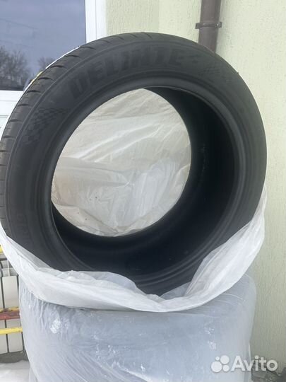 Delinte DS8 Desert Storm II 275/40 R19