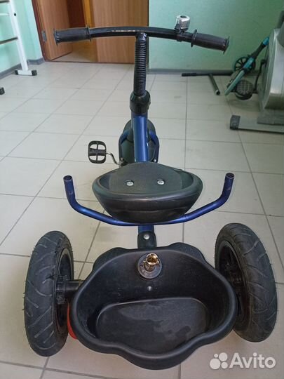 Детский трехколесный велосипед бу