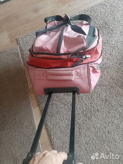 Сумка дорожная на колесах с выдвижной ручкой