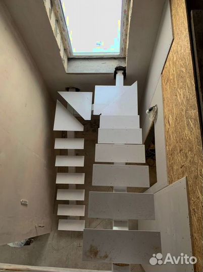 Г-образная лестница