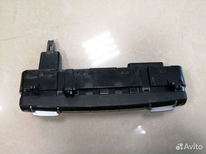 Блок кнопок Kia Stinger седан G4KL 2019