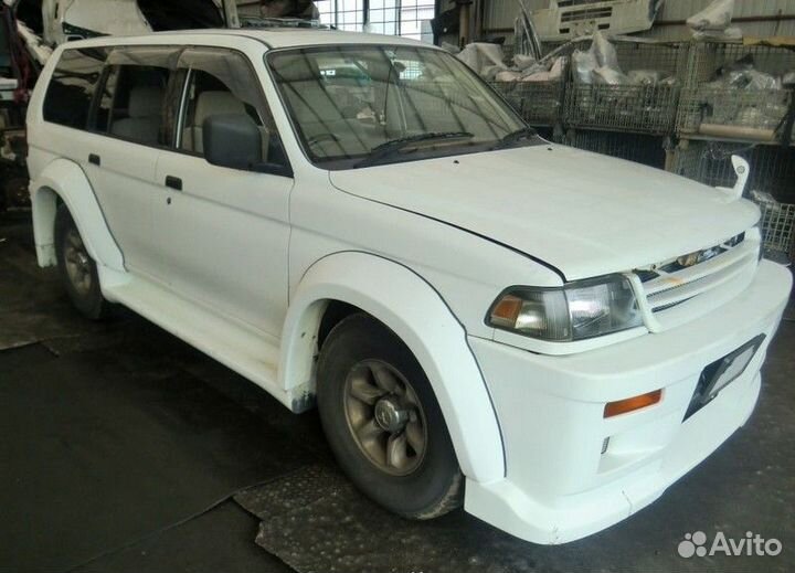 Реле Mitsubishi Challenger / Pajero Sport