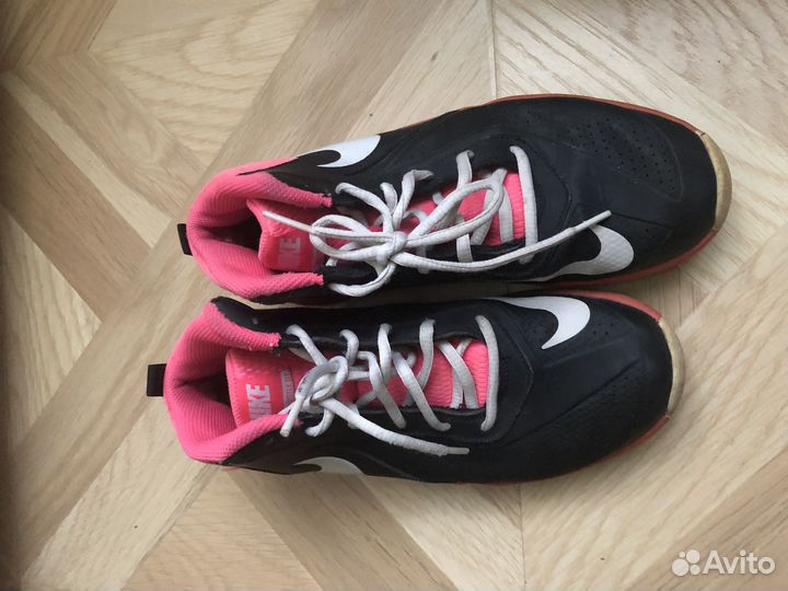 Nike ботинки р 38,5 (24 -24,5 см)