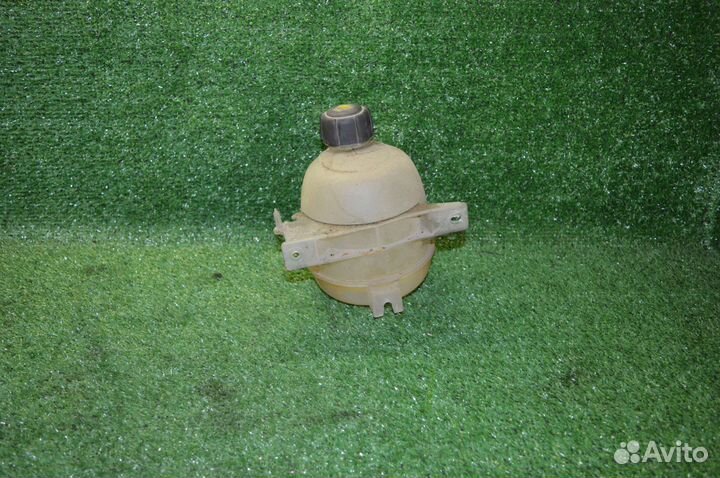 Расширительный бачок Renault Logan