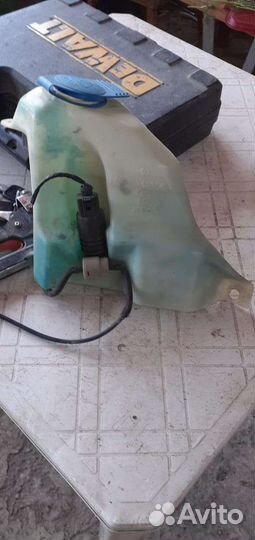 Бачок омывателя фольцваген