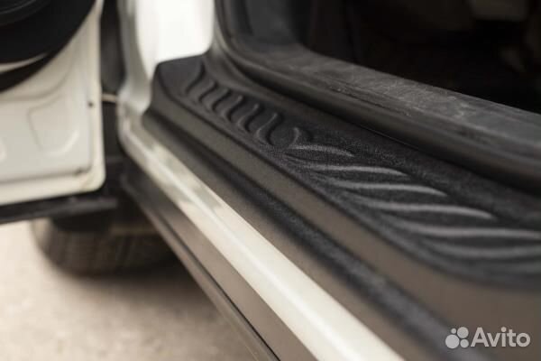 Накладки на пороги дверей Mazda CX-5 (2011-2015)