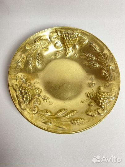 Тарелка бронзовая литая