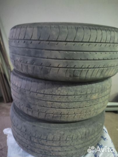Yokohama E70B 215/55 R17 93K