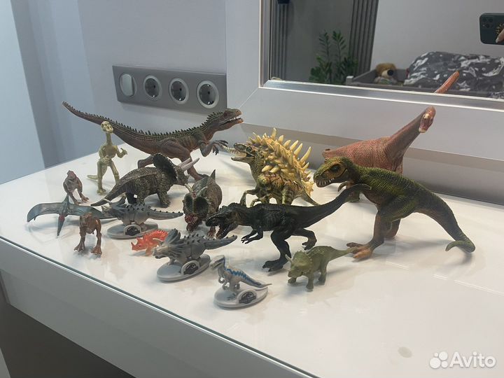 Динозавры игрушки