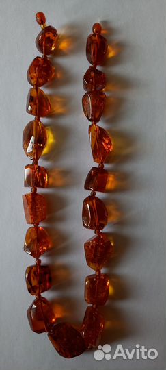 Янтарные бусы
