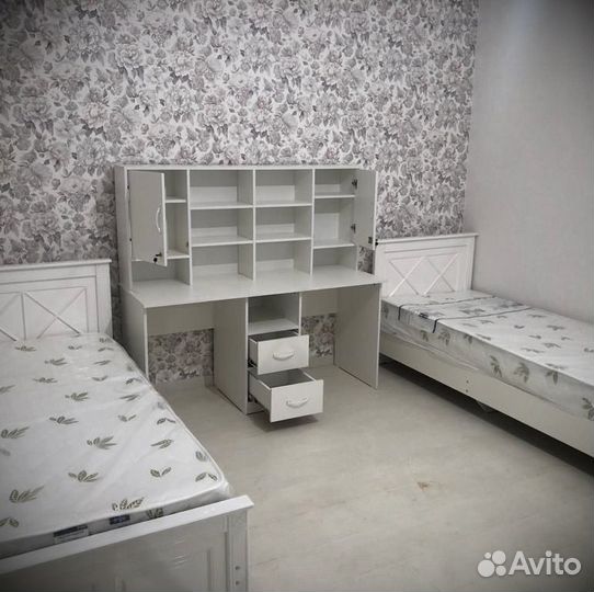 Письменный стол