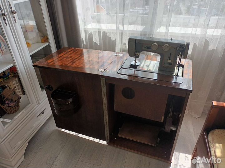 Швейная машина Чайка 3