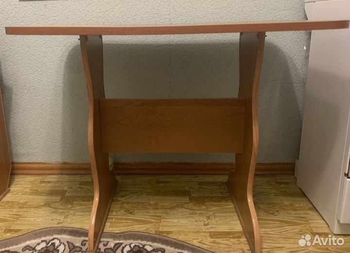 Кухонный стол