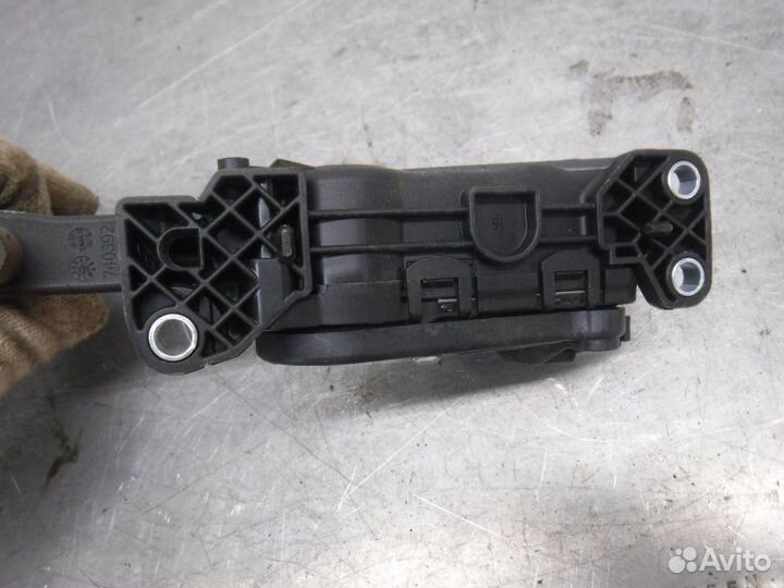 Педаль газа Volkswagen Polo CFN 2010