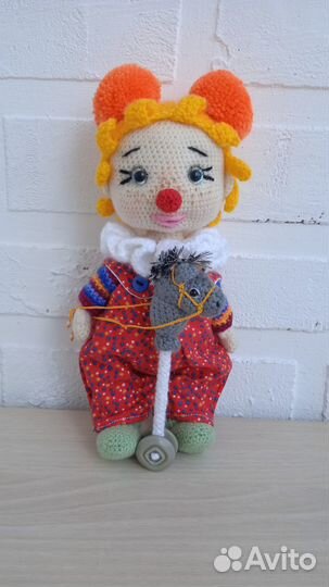 Вязаная клоунесса Ириска