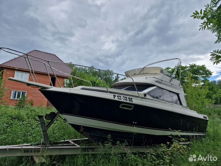 Катер Bayliner 2556