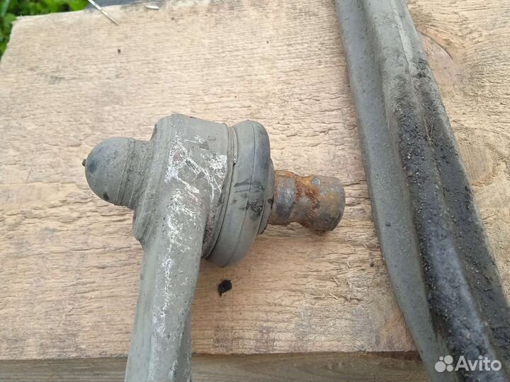 Рычаги верхние на volkswagen passat б5 убитые