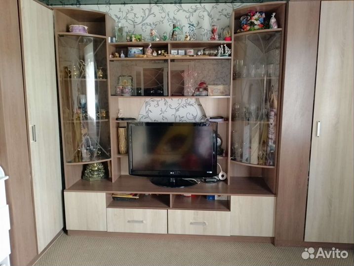 Стенка в гостиную