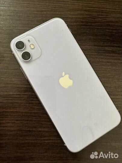 Телефон iPhone 11