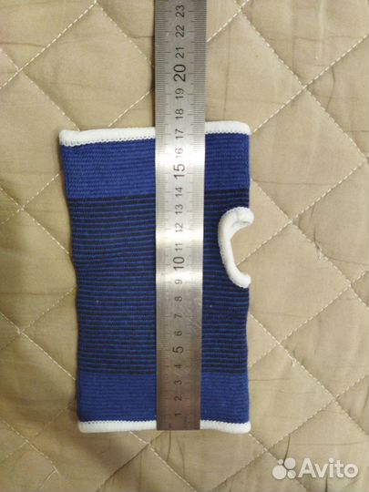 Бандаж напульсник фиксатор запястья