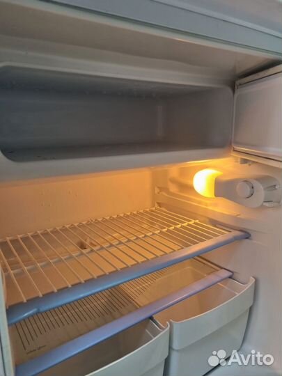 Компактный холодильник Indesit (85 см) /84