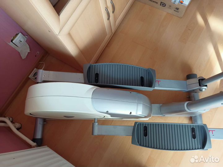 Эллиптический тренажер Care, панель неисправна