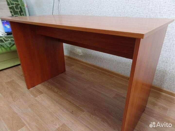 Письменный стол