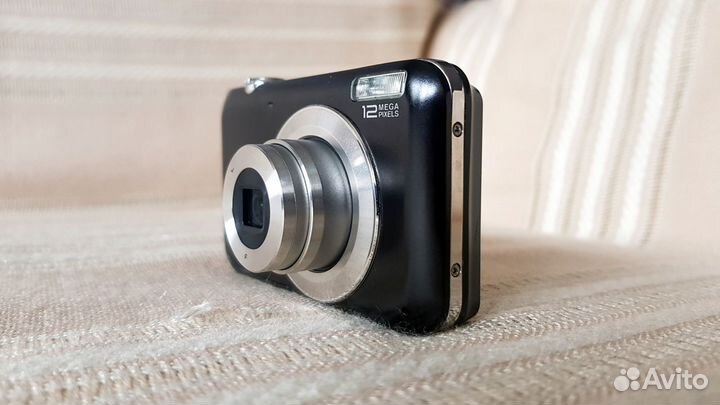 Цифровой фотоаппарат Fujifilm Finepix JV110