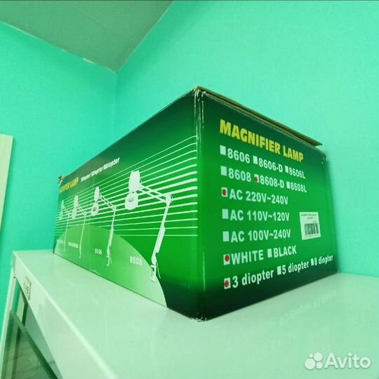 Лампа лупа на штативе