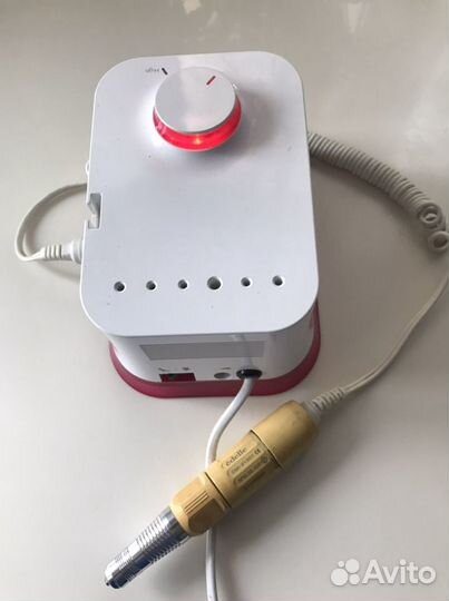 Аппарат для маникюра и педикюра