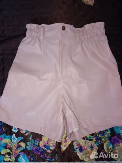 Кожаные шорты 50р