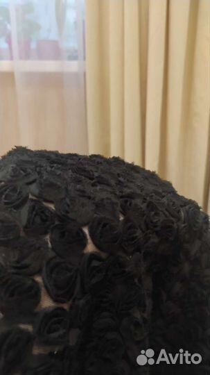 Ткань с вышивкой