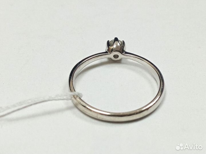 Золотое кольцо с бриллиантом 16р