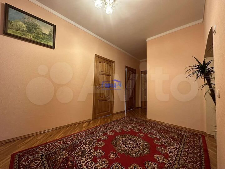 4-к. квартира, 142,1 м², 2/4 эт.