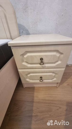 Спальный гарнитур массив