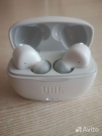 Наушники JBL