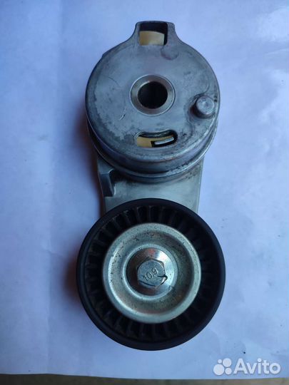 Натяжитель ремня Jeep Grand Cherokee WK2 SRT 6.4