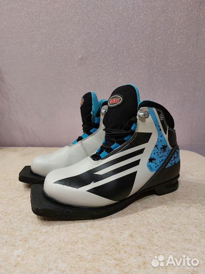 Продам лыжные ботинки
