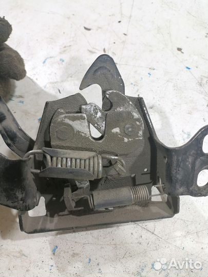 Замок капота (Geely Coolray)