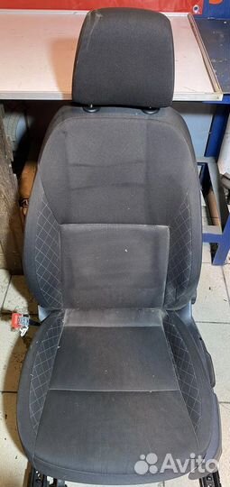 Skoda Octavia Сиденье перед лев