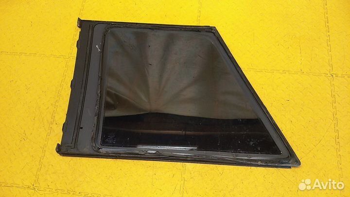 Стекло кузовное глухое правое Range Rover III (LM)