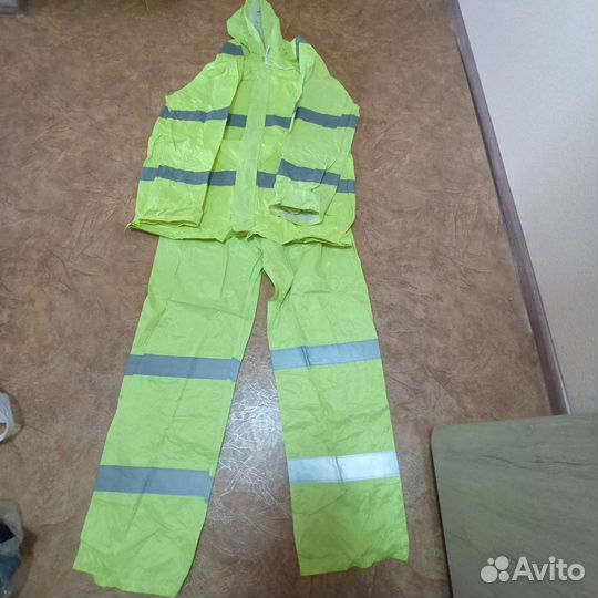 Костюм защитный от воды, новый