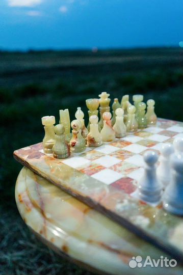 Шахматы из натурального камня