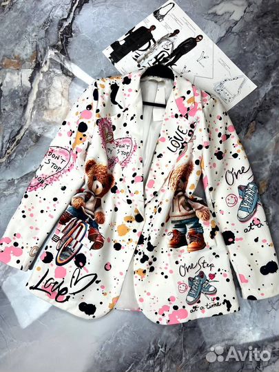 Яркие пиджаки Италия