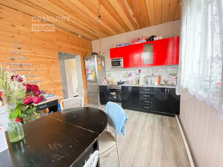 Дом 98 м² на участке 65 сот.