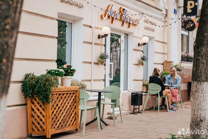 Бариста в кофейню