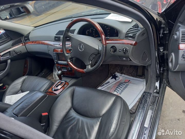 В разборе из Японии Mercedes Benz W220